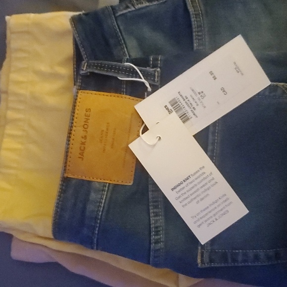 Size Medium - Picture 4 of 4